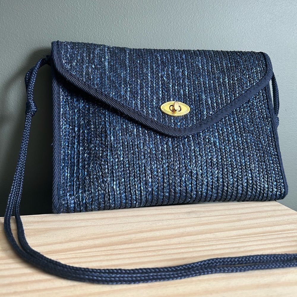Vintage Blue Raffia Purse with Gold Clasp.
